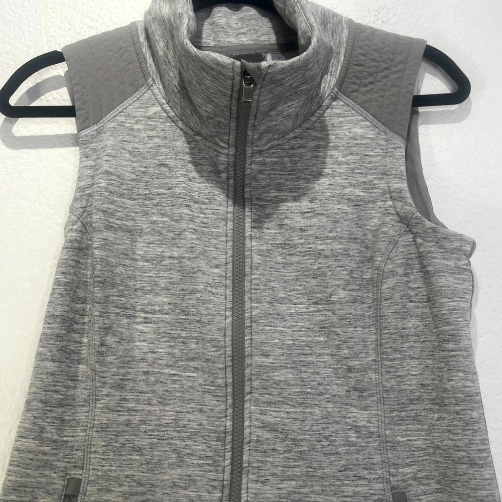 Athleta Stronger Vest‎ Womens Medium Gray Spacedye Stretch Workout Gym Training